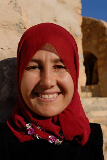 TUNISIE - Douiret Rachida, femme de ménage à l'hôtel "Chez raouf"