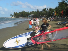 LA REPUBLIQUE DOMINICAINE Péninsule de Samana Surfeuse vers Playa Grande